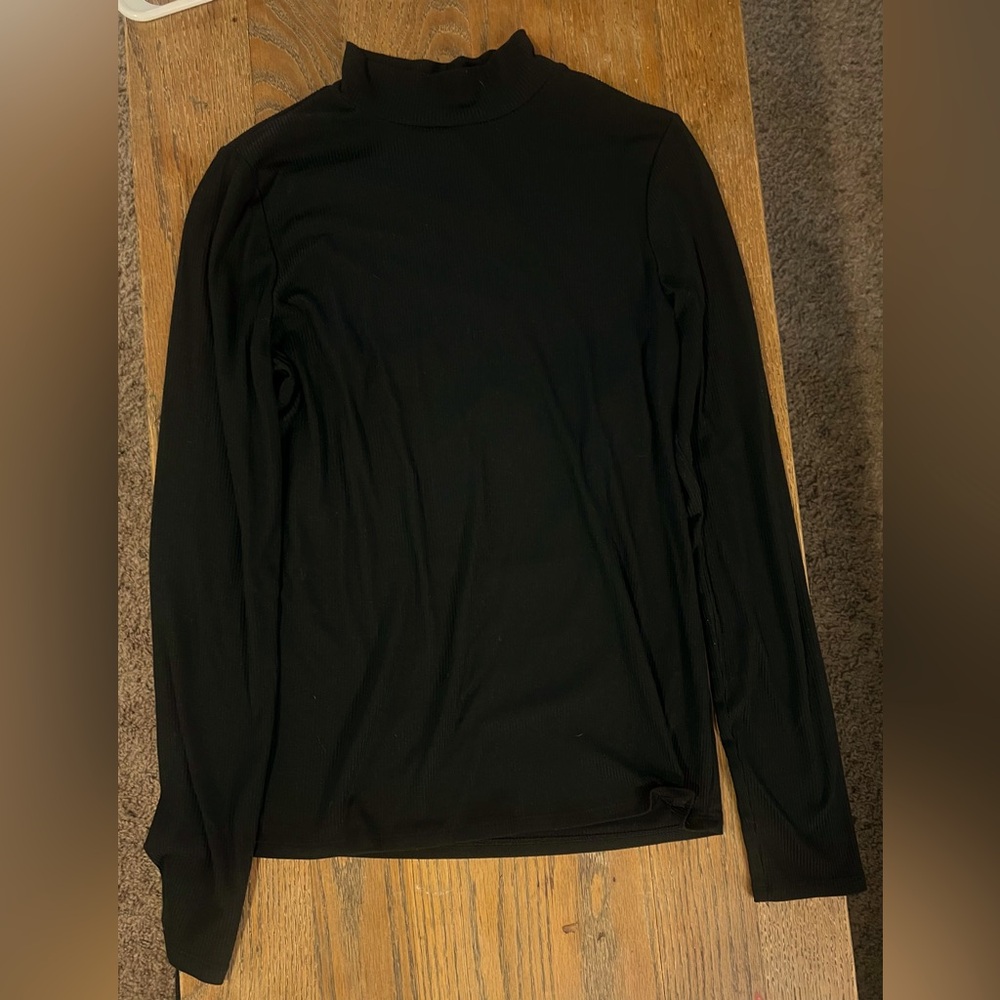 Black turtle neck long sleeve shirt